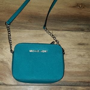 Micheal Kors crossbody purse